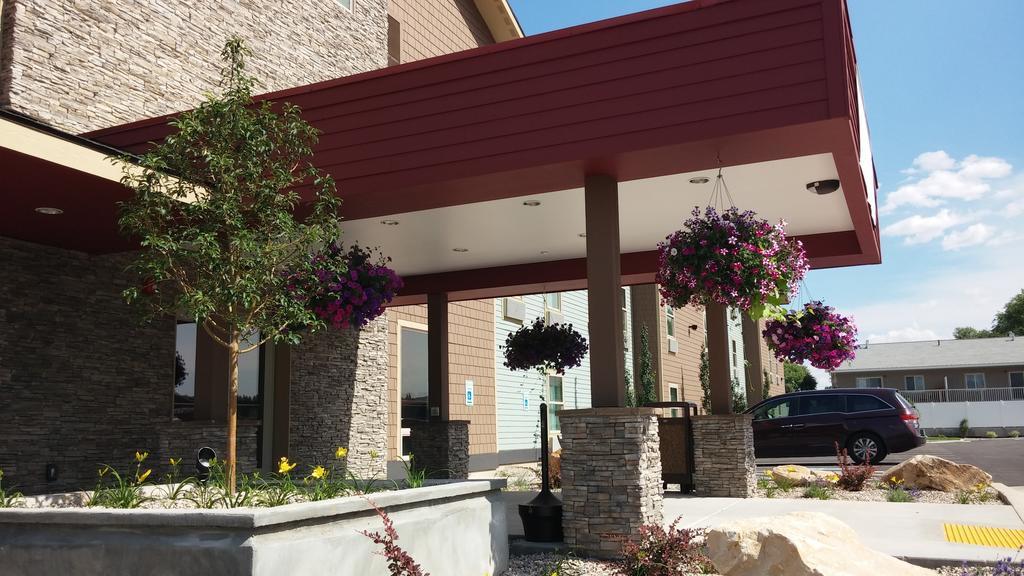 Ledgestone Hotel Вернал Экстерьер фото