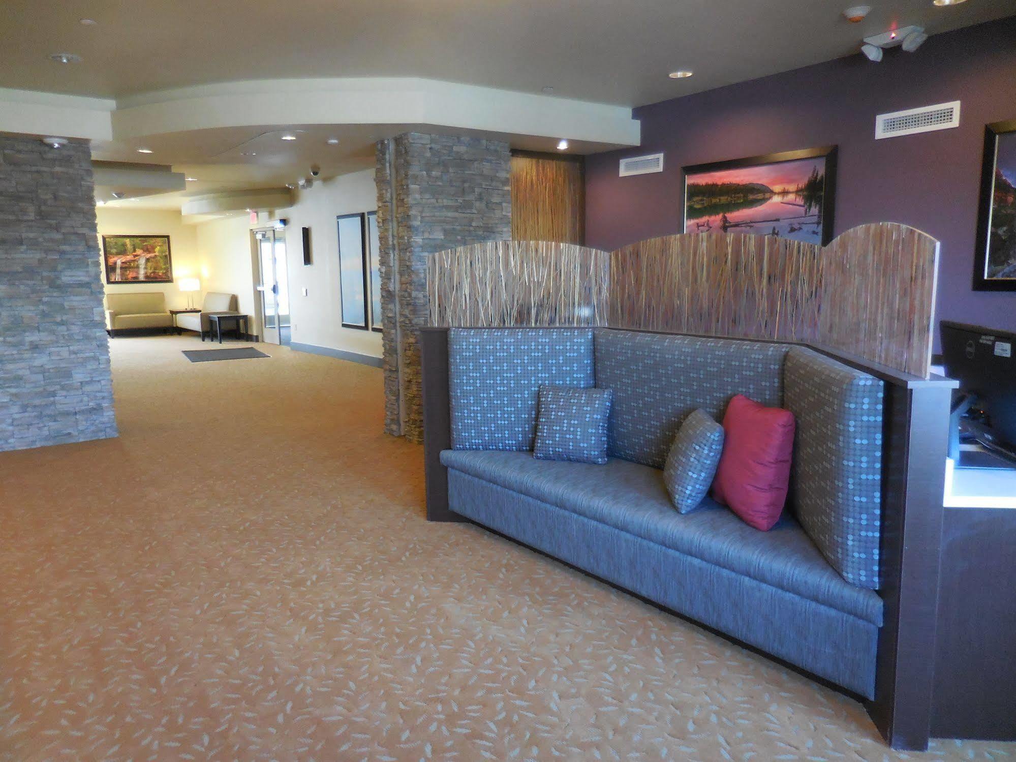 Ledgestone Hotel Вернал Экстерьер фото